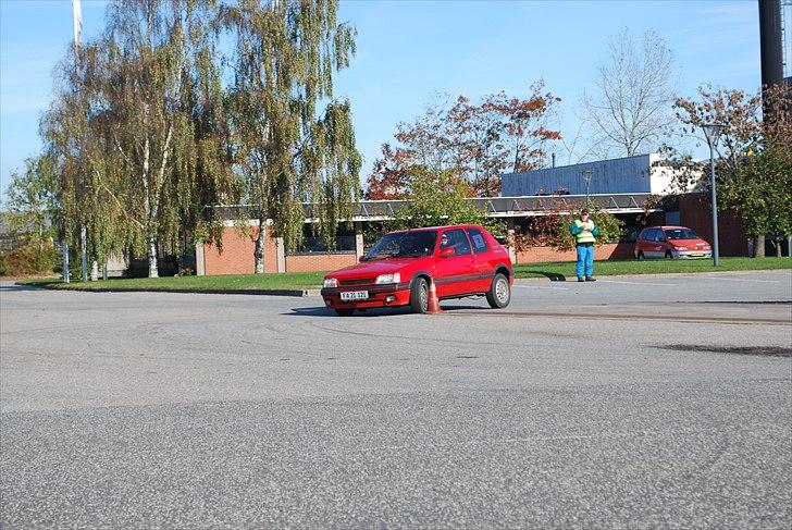 Peugeot 205 gti 1,6 SOLGT billede 7