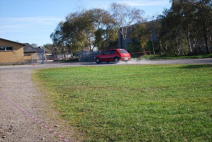 Peugeot 205 gti 1,6 SOLGT billede 11