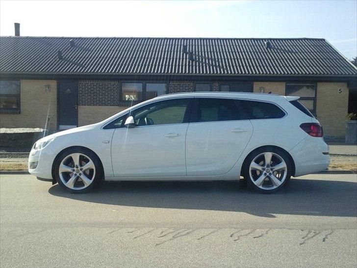 Opel Astra Sports Tourer Sport billede 3
