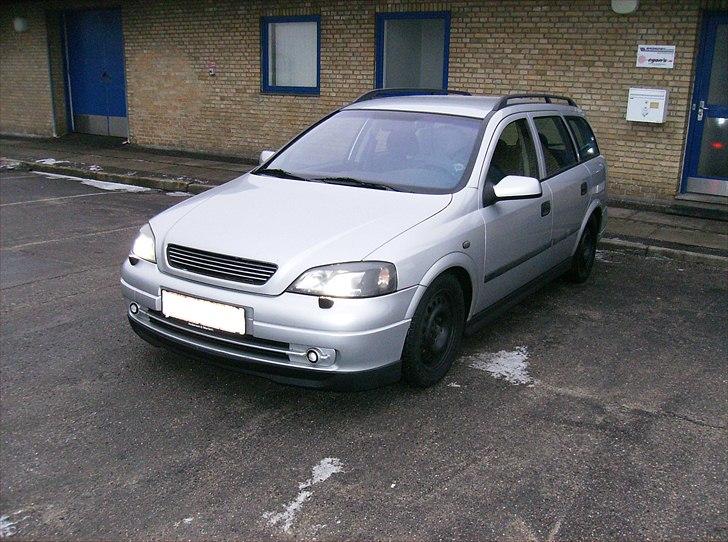 Opel astra G caravan dti (totaltskadet) - som den ser ud nu med opc læbe og org xenon hella "de"linse tågelygter billede 15