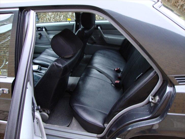 Mercedes Benz 190e facelift  R.I.P. billede 3