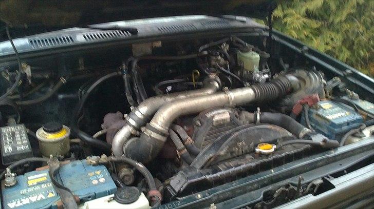 Toyota Hilux 2.4D Turbo4WD SOLGT billede 14