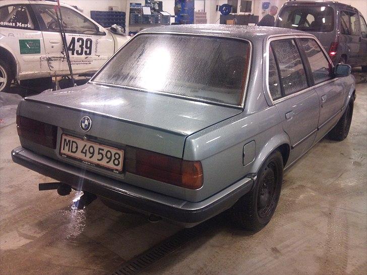 BMW E30 320i Nr.7 (SOLGT) billede 3