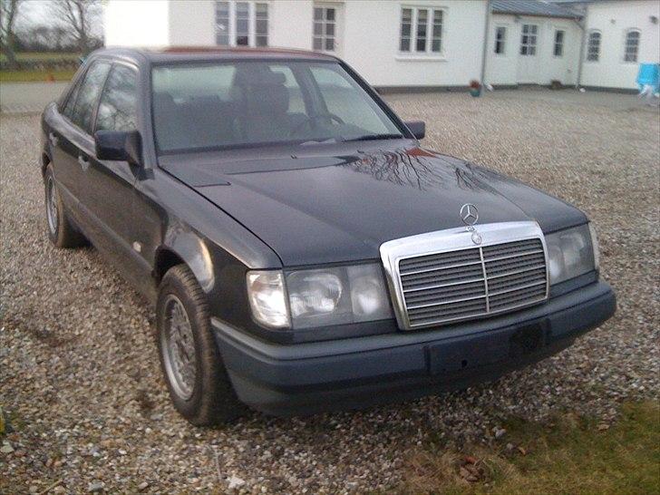 Mercedes Benz w124 230E billede 1