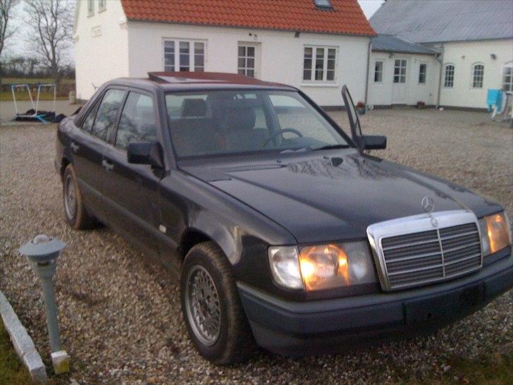 Mercedes Benz w124 230E billede 2