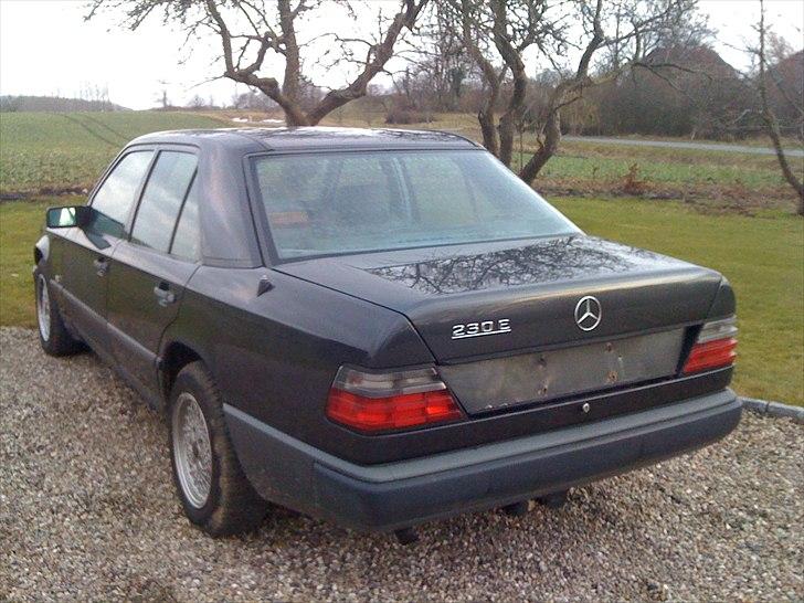 Mercedes Benz w124 230E billede 3