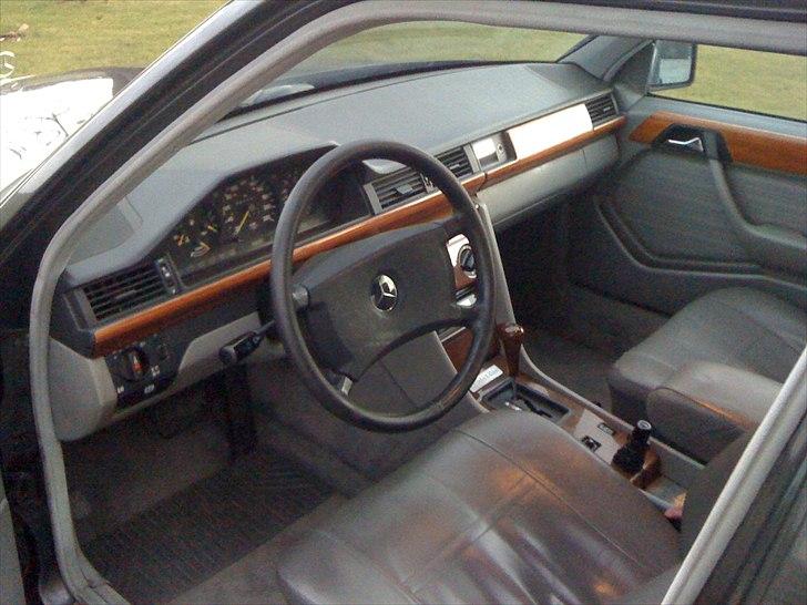 Mercedes Benz w124 230E billede 6