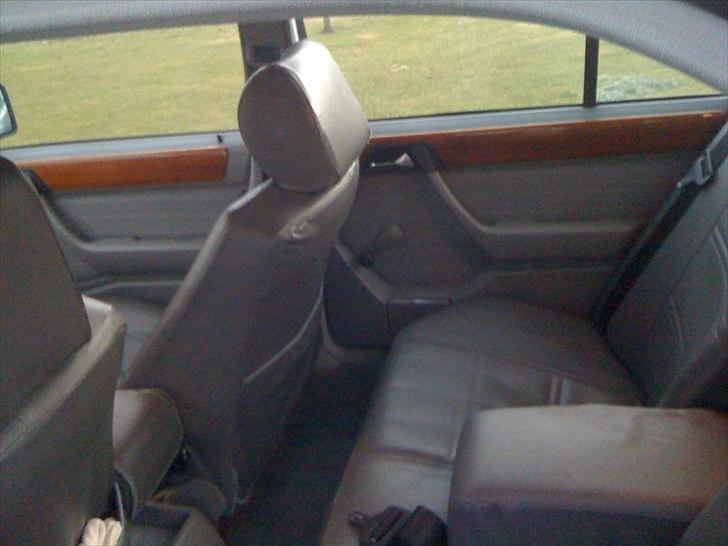 Mercedes Benz w124 230E billede 11