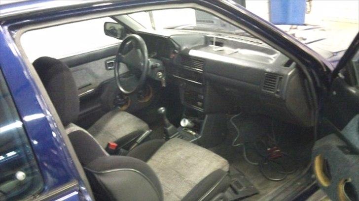 Mazda 323 4wd turbo solgt billede 4