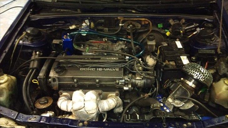 Mazda 323 4wd turbo solgt billede 8