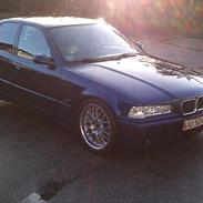 BMW 320i solgt