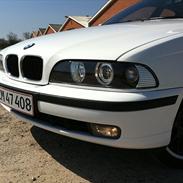 BMW E39 528i