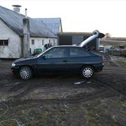 Ford escort 1.8i sport