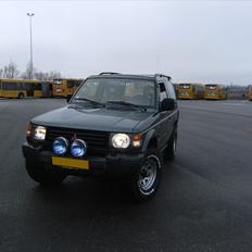 Mitsubishi pajero 2,5 SOLGT