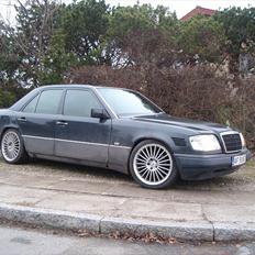 Mercedes Benz 300 d 124