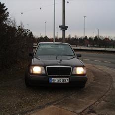 Mercedes Benz 300 d 124