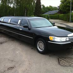 Lincoln Towncar 9 mtr Limo
