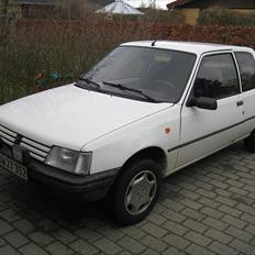 Peugeot 205 "Løveungen" Skrottet