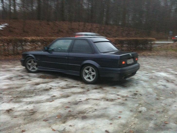 BMW E30 325 *solgt* billede 9
