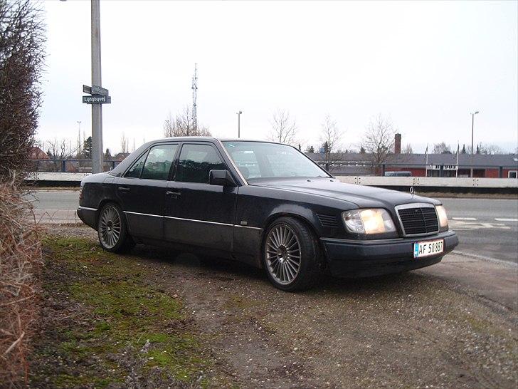 Mercedes Benz 300 d 124 billede 2