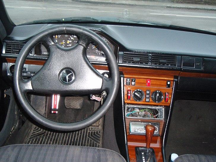 Mercedes Benz 300 d 124 billede 6