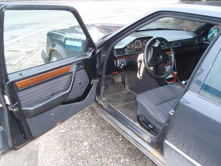 Mercedes Benz 300 d 124 billede 8