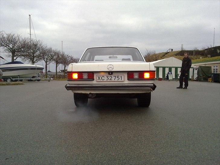 Mercedes Benz W123 230 Solgt billede 5