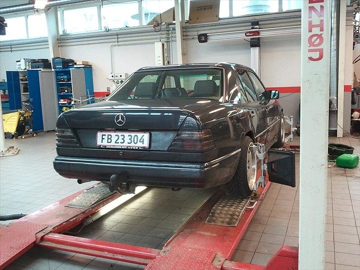 Mercedes Benz W124 230E aut. # SOLGT# billede 1
