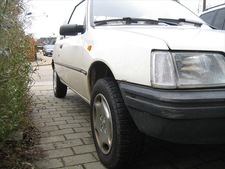 Peugeot 205 "Løveungen" Skrottet - Toyota kalder dette Hilux :-) billede 5