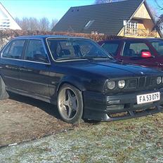 BMW 320i væk