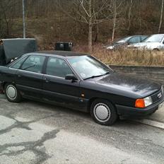 Audi 100 2,3E Limo 