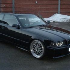 BMW 320i coupé (solgt)