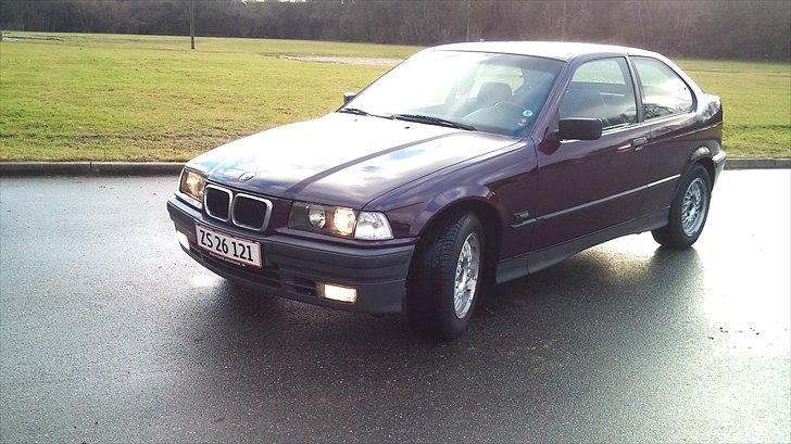BMW 316i compact billede 1