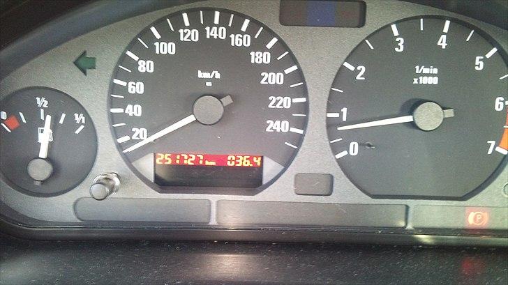 BMW 316i compact billede 8