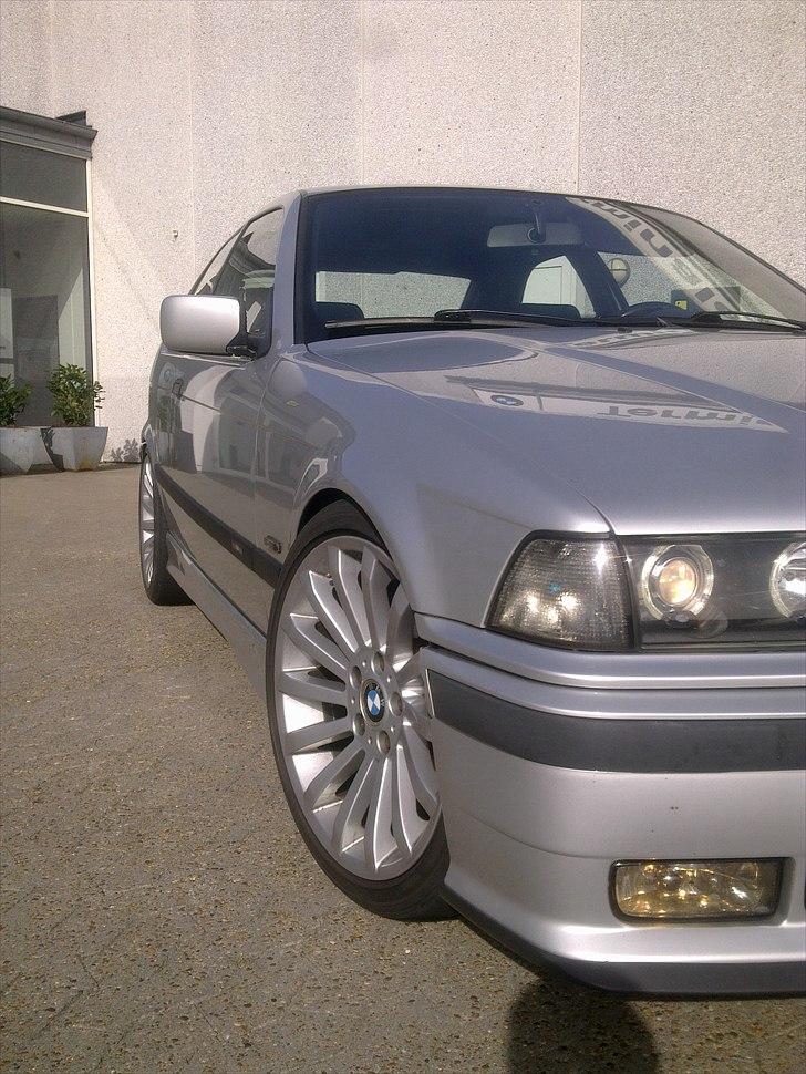 BMW 316i Compact - Med Hella linse lygter billede 10