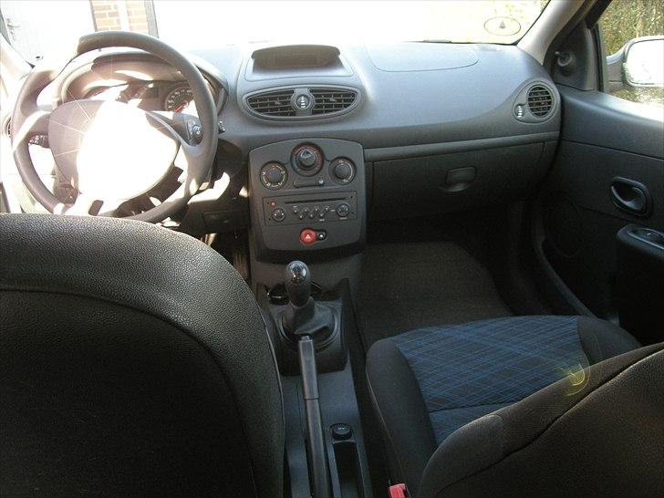 Renault Clio III 1.5 DcI 70 *SOLGT* billede 8