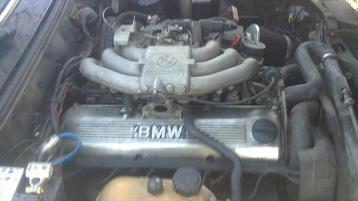 BMW 320i væk billede 10