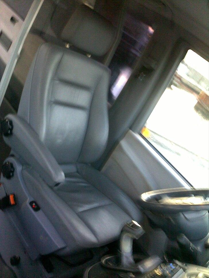 Mercedes Benz v230 tren billede 10