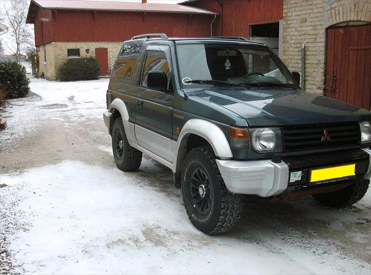 Mitsubishi pajero under ombykning billede 1