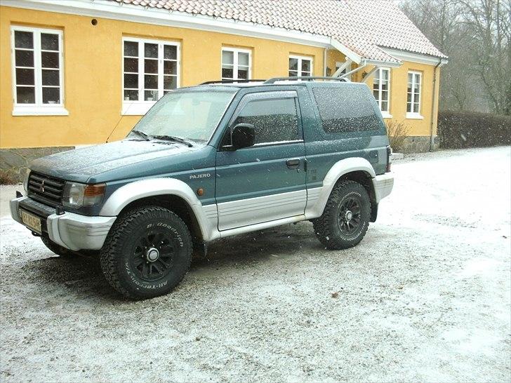 Mitsubishi pajero under ombykning billede 3