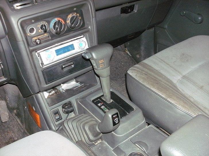 Mitsubishi pajero under ombykning billede 5