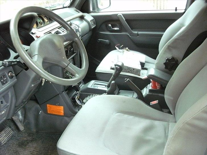 Mitsubishi pajero under ombykning billede 6