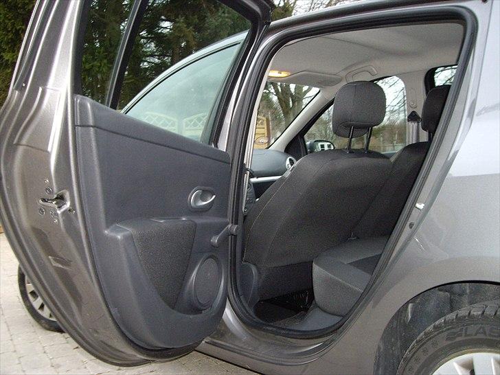 Renault Clio III 1,5 DCI ECO 2 BYTTET billede 12