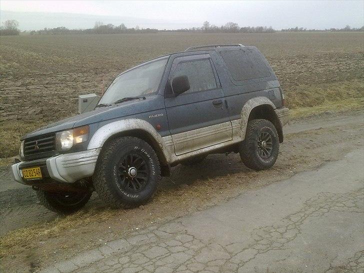 Mitsubishi pajero under ombykning billede 9