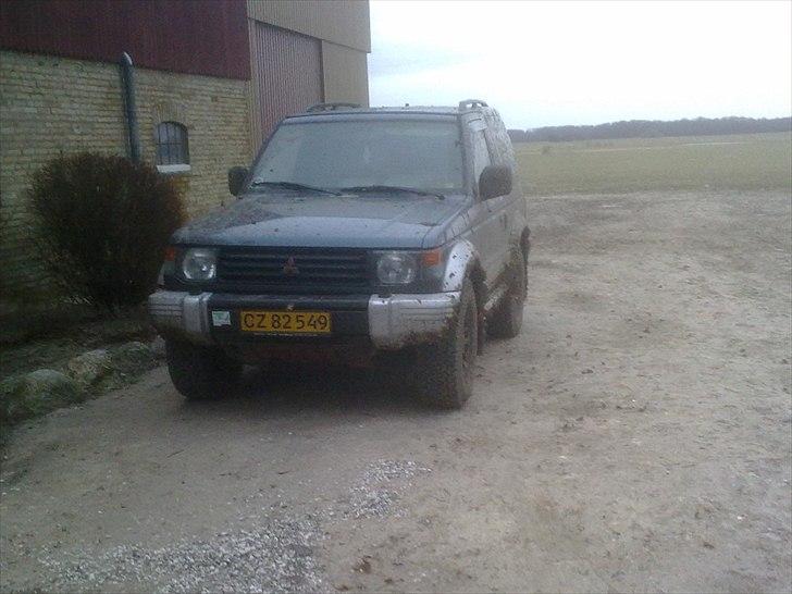 Mitsubishi pajero under ombykning billede 11