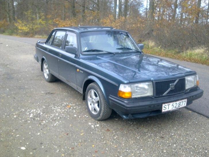 Volvo 240 GLT skrottet billede 4