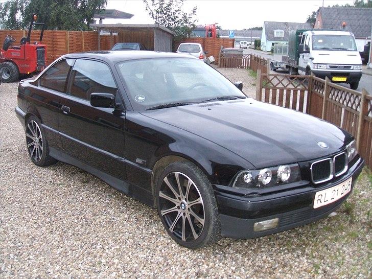 BMW e36 320i coupe SOLGT billede 1