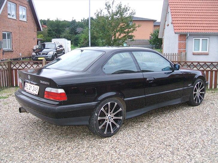 BMW e36 320i coupe SOLGT billede 3