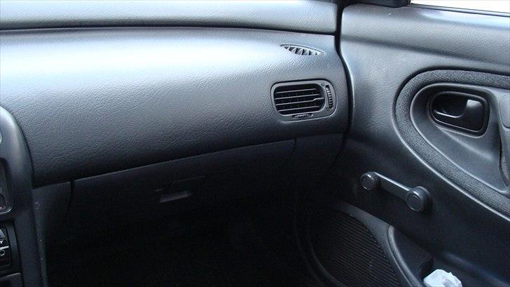 Mazda 626 GLX Combi Coupe [SOLGT] - Selvom bilen er gammel så er der faktisk ingen rust i den. billede 9