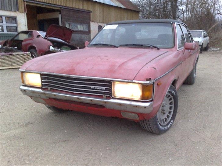 Ford Granada 2,3 I V6 Aut.....(SOLGT) billede 2